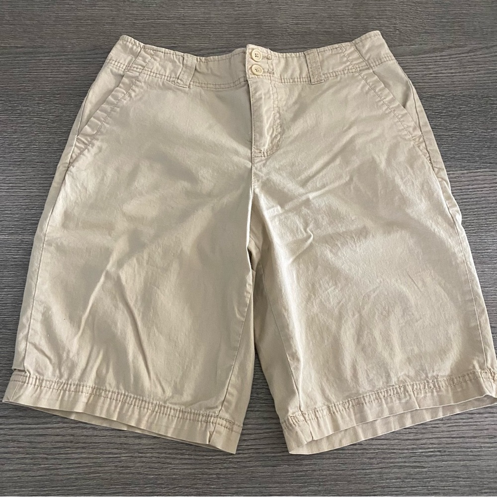 Faded Glory Stretch Women’s Bermuda Shorts Size 4 Cotton Blend beige